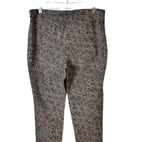 JM Collection Large Animal Print Leg Pants Rhinestone Detail Stretchy Fit - Picture 3 of 11